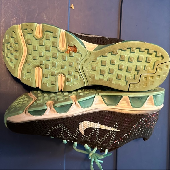 Nike air max shoes. Barely worn. Excellent condition - Picture 2 of 7